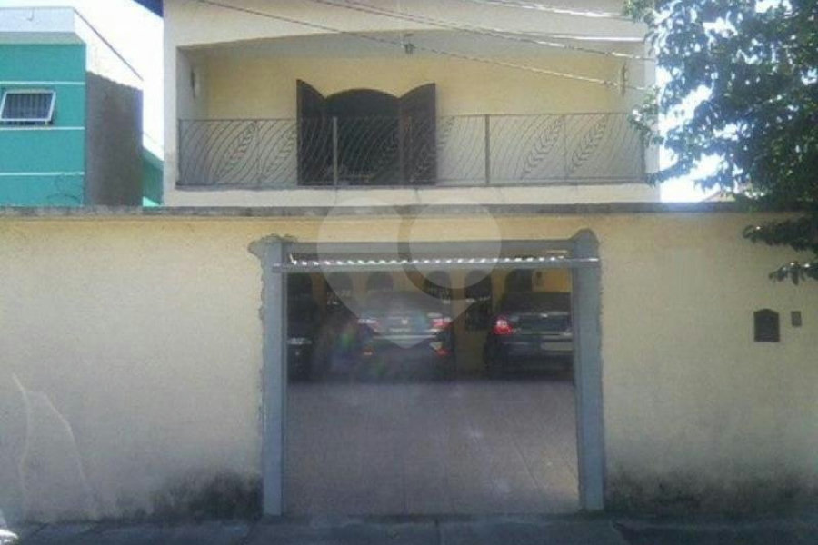 Sobrado à venda com 6 quartos, sendo 4 suítes, em Parque Edu Chaves, São Paulo, SP