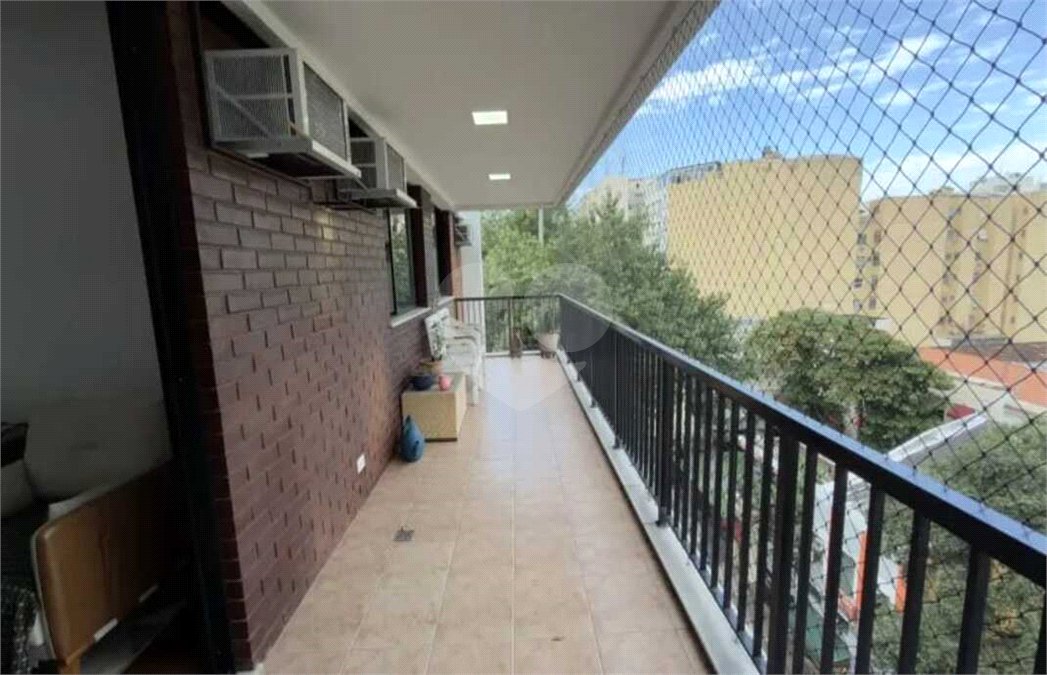 Apartamento à venda com 2 quartos, sendo 1 suíte,  em Laranjeiras, Rio de Janeiro, RJ