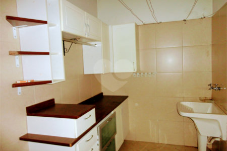 Casa à venda com 4 suítes no condomínio Estância Marambaia, Vinhedo - SP