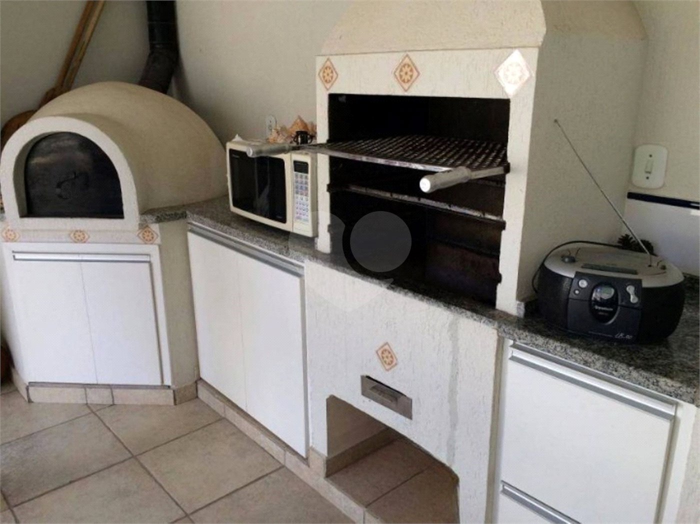 Casa à venda com 3 suítes no condomínio Residencial Jardim Paulista I, Vinhedo - SP