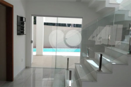 Casa à venda com 4 quartos, sendo 1 suíte, em Arraial D´ajuda, Porto Seguro, BA