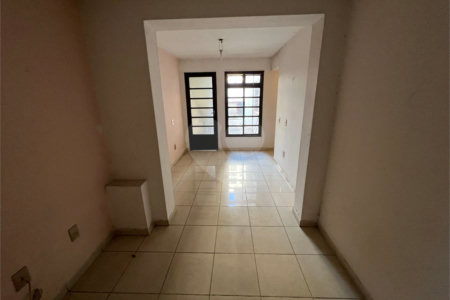 Casa à venda com 3 quartos, sendo 1 suíte, em Vila Vianelo, Jundiaí, SP