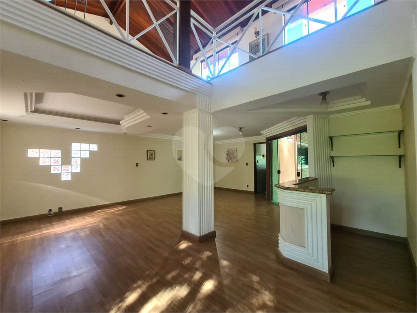 Casa à venda com 3 suítes no condomínio Portal do Sabia, Araçoiaba da Serra - SP