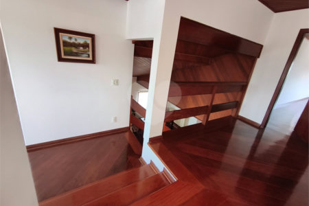 Casa à venda ou para alugar com 3 suítes no condomínio Estância Marambaia, Vinhedo - SP