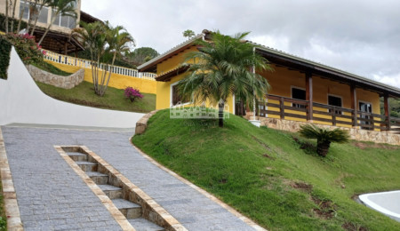 Casa para alugar com 3 quartos, sendo 1 suíte,  em Vila Petrópolis, Atibaia, SP