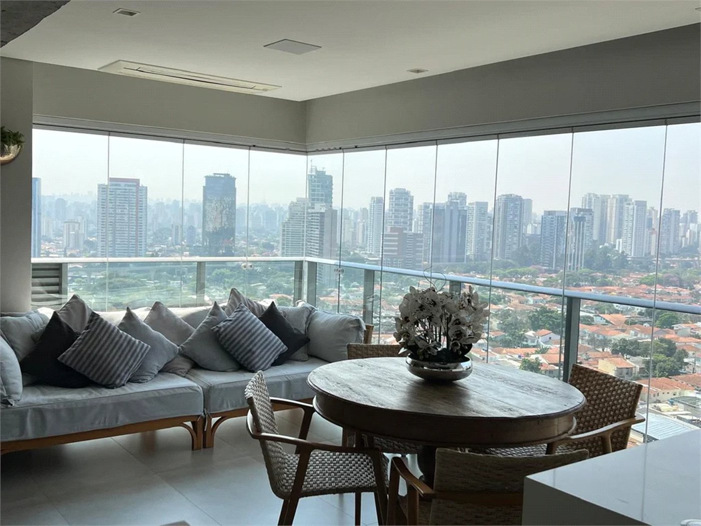 Apartamento à venda com 2 suítes em Vila Gertrudes, São Paulo, SP