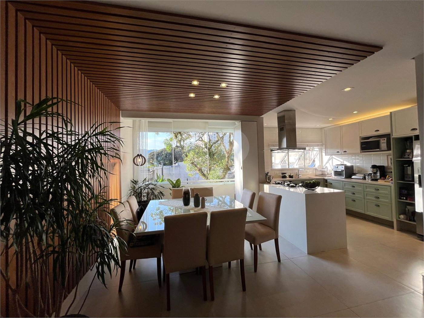 Casa à venda com 3 suítes no condomínio Domus, São Paulo - SP