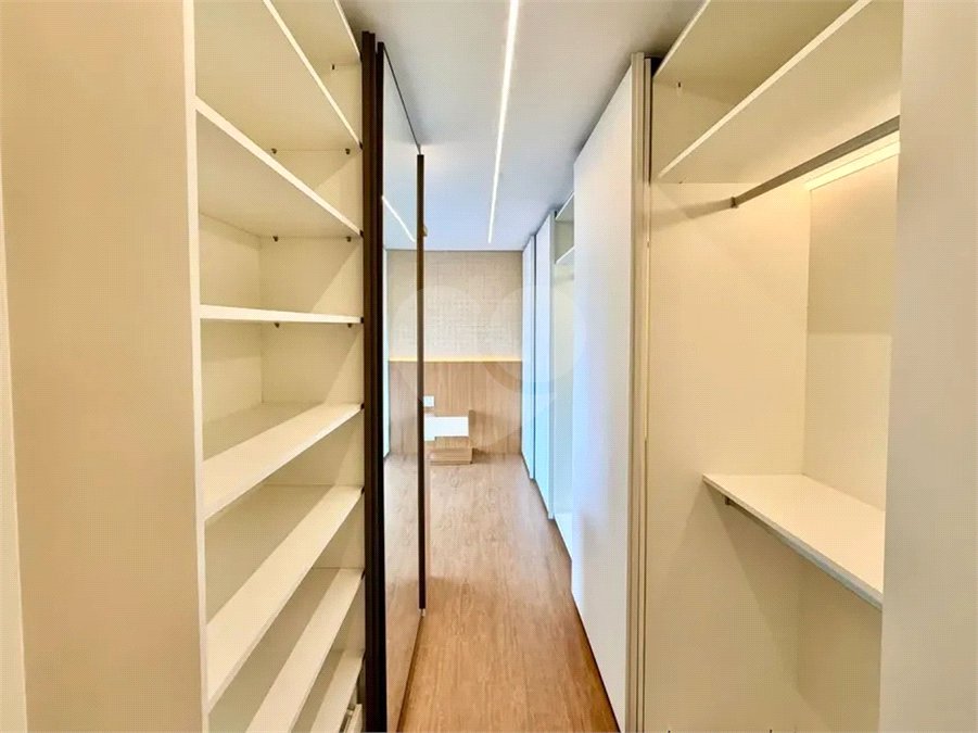 Apartamento à venda com 4 quartos, sendo 3 suítes, em Água Branca, São Paulo, SP