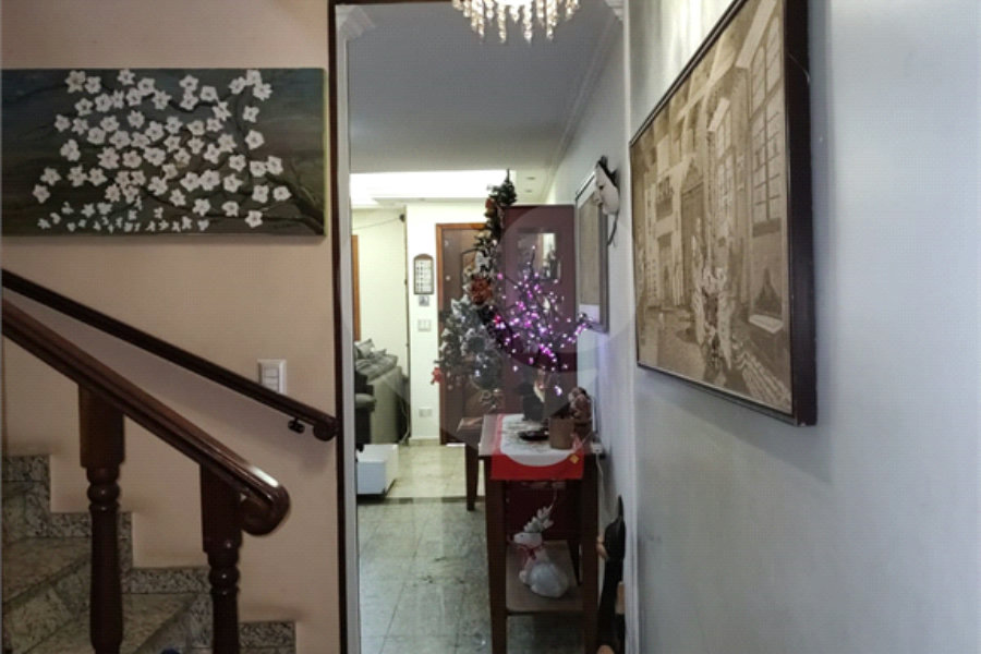 Sobrado à venda com 4 quartos, sendo 1 suíte, em Horto, São Paulo, SP