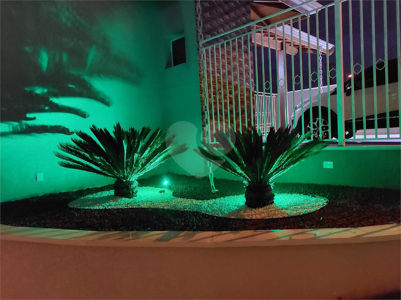 Casa à venda com 4 suítes no condomínio Shambala I, Atibaia - SP