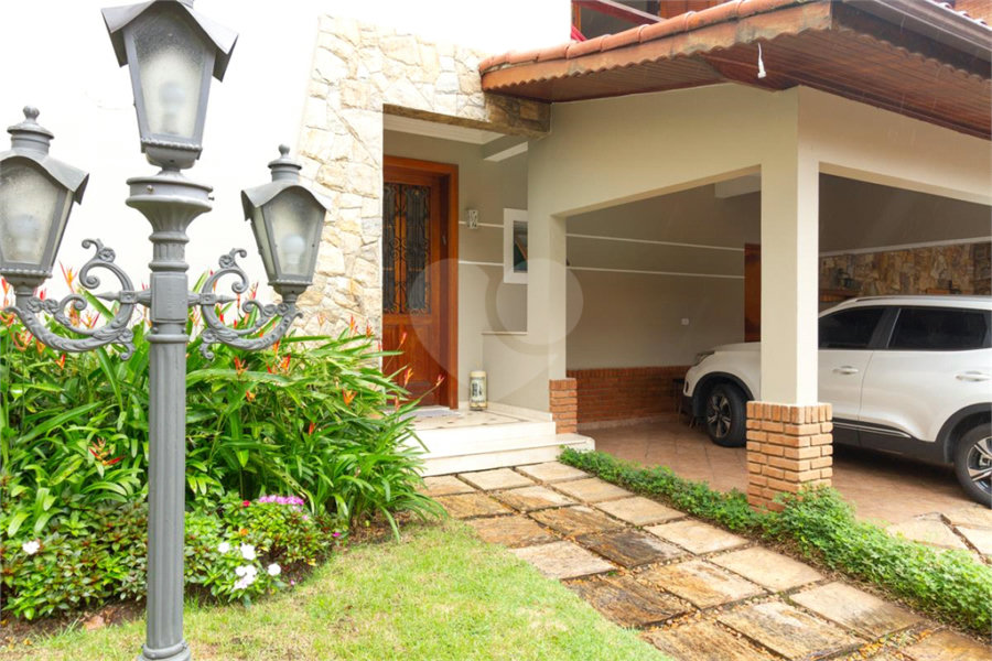 Casa à venda com 4 quartos, sendo 2 suítes, no condomínio Da Serra, São Paulo - SP
