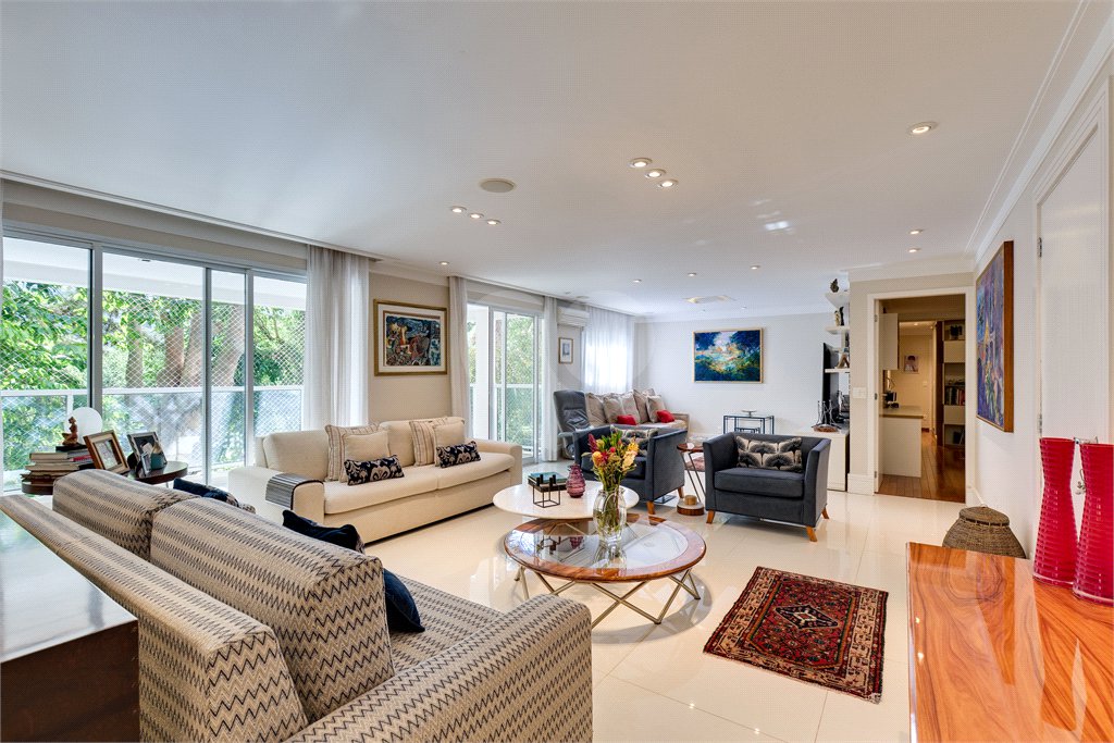 Apartamento à venda com 3 suítes em Granja Julieta, São Paulo, SP