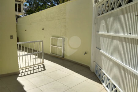 Casa Térrea à venda com 3 quartos em Campo Grande, São Paulo, SP