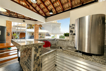Casa à venda com 5 suítes no condomínio Parque Village Castelo, Itu - SP
