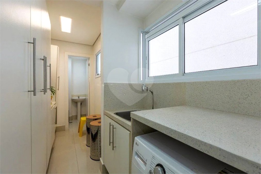 Apartamento à venda com 3 suítes em Vila Romana, São Paulo, SP