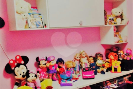 Apartamento com 03 dormitórios no Cambuci.