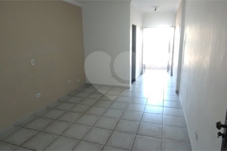Sobrado à venda com 4 quartos, sendo 1 suíte, em Vila Nivi, São Paulo, SP