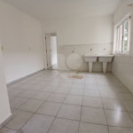 Casa à venda com 4 quartos, sendo 2 suítes, no condomínio Flamboyant, Atibaia - SP
