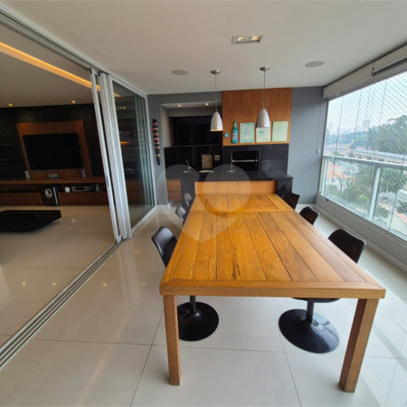 Apartamento à venda com 3 suítes em Campo Belo, São Paulo, SP
