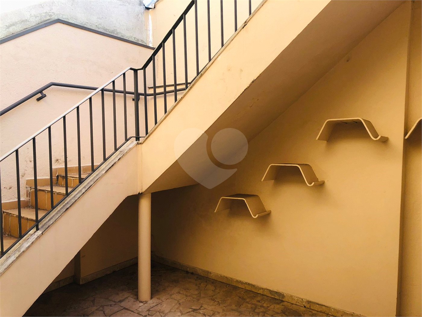 Casa à venda com 3 quartos, sendo 1 suíte,  no Centro, Mogi das Cruzes, SP