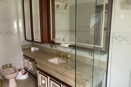 Casa à venda ou para alugar com 5 quartos, sendo 3 suítes,  em Fazenda Morumbi, São Paulo, SP