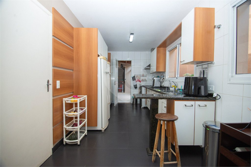 Sobrado à venda com 4 quartos, sendo 1 suíte, em Brooklin, São Paulo, SP