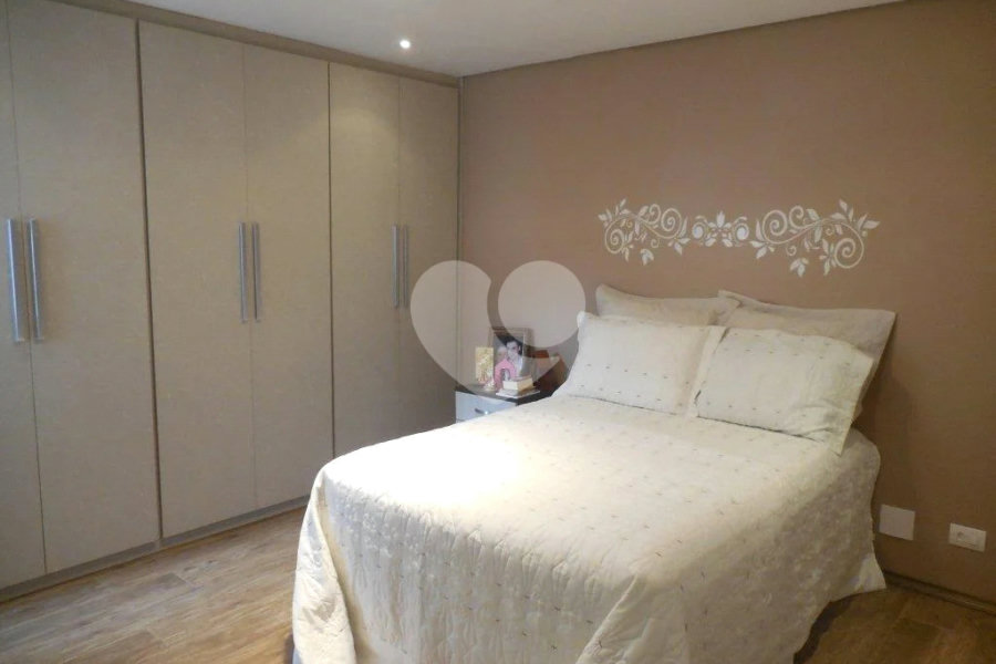 Casa à venda com 3 quartos, sendo 1 suíte, no condomínio Residencial Morada do Horto, São Paulo - SP
