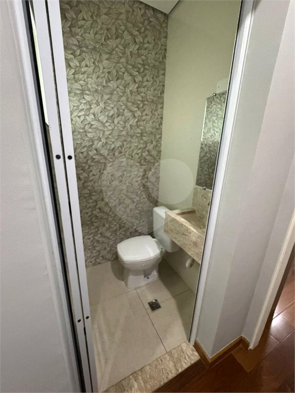Sobrado à venda com 5 quartos, sendo 3 suítes, em Vila Nivi, São Paulo, SP