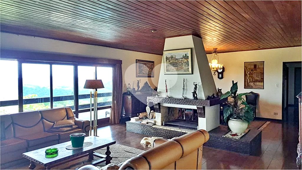 Casa à venda com 6 quartos, sendo 3 suítes, em Serra da Cantareira, Mairiporã, SP
