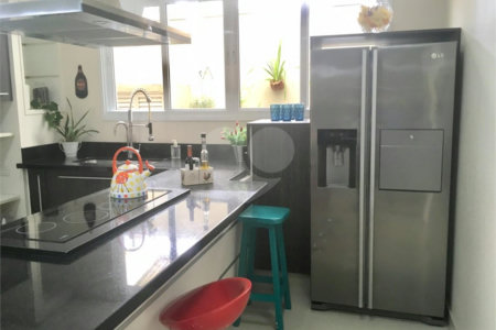 Sobrado à venda com 4 quartos, sendo 3 suítes, em Brooklin, São Paulo, SP