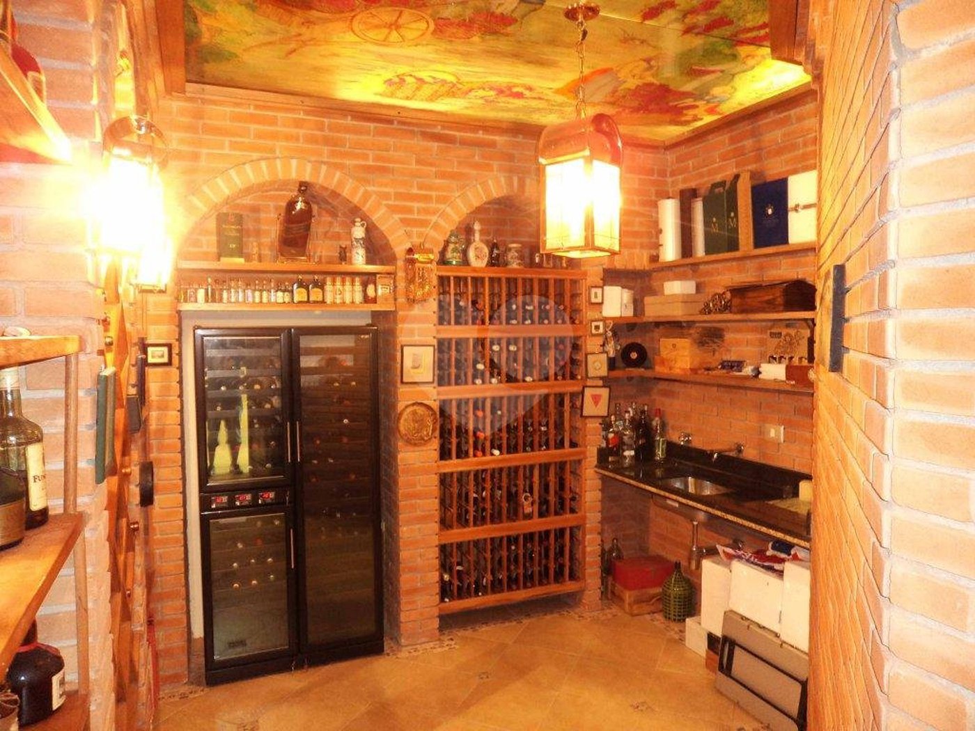 Casa à venda com 5 suítes em Jardim Leonor, São Paulo, SP