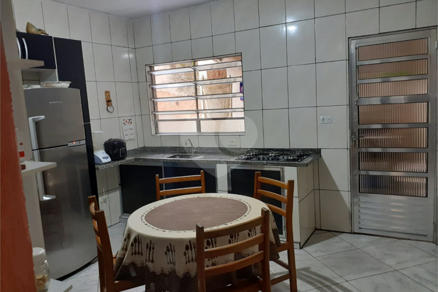 Sobrado à venda com 3 quartos em Jardim Presidente Dutra, Guarulhos, SP