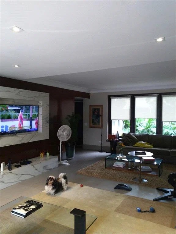 Casa à venda com 4 quartos, sendo 3 suítes, em Vila Tramontano, São Paulo, SP
