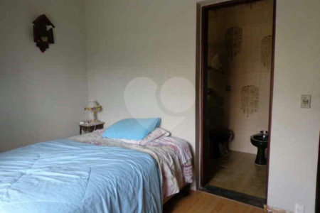 Casa à venda com 3 quartos, sendo 1 suíte,  em Jardim Londrina, São Paulo, SP