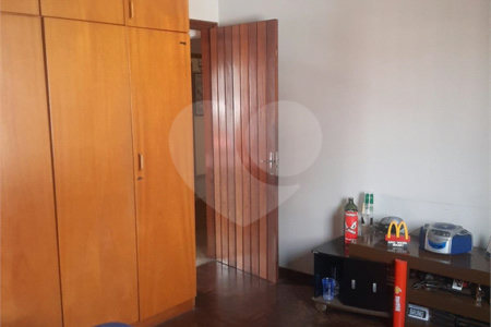 Casa à venda com 3 quartos, sendo 1 suíte,  no Centro, Mogi das Cruzes, SP
