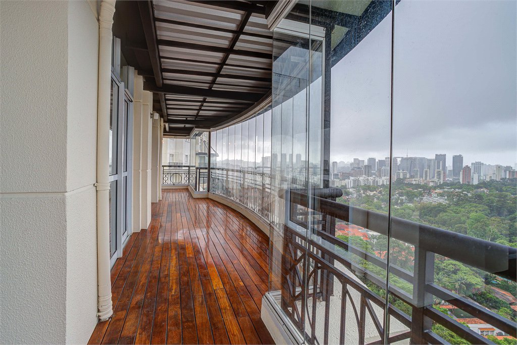 Cobertura à venda ou para alugar com 3 suítes em Granja Julieta, São Paulo, SP