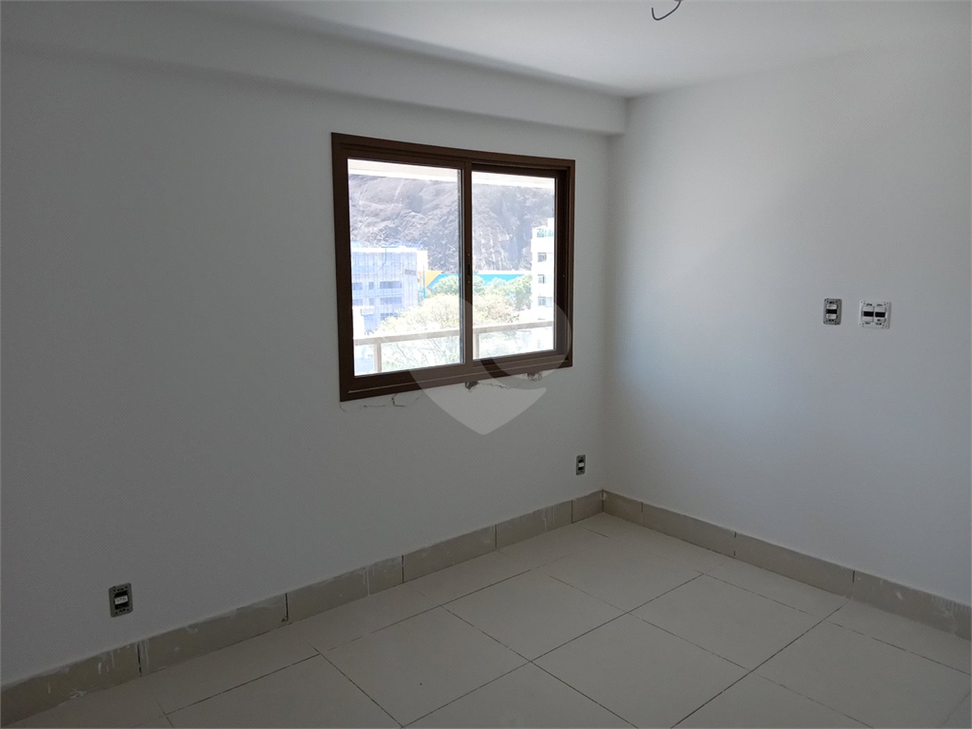 Apartamento à venda com 2 quartos, sendo 1 suíte,  em Tijuca, Rio de Janeiro, RJ