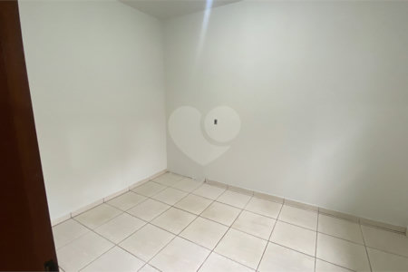 Casa para alugar com 2 quartos, sendo 1 suíte,  em Vila Carolina, Itapetininga, SP