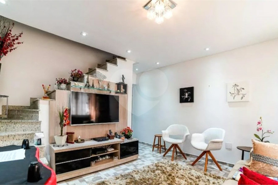 Casa à venda com 2 suítes no condomínio Lauro Korte, São Paulo - SP