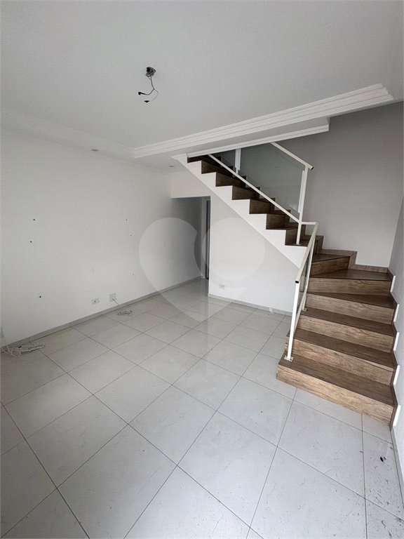 Casa à venda com 2 quartos no condomínio Carvalho Lagares, Poá - SP