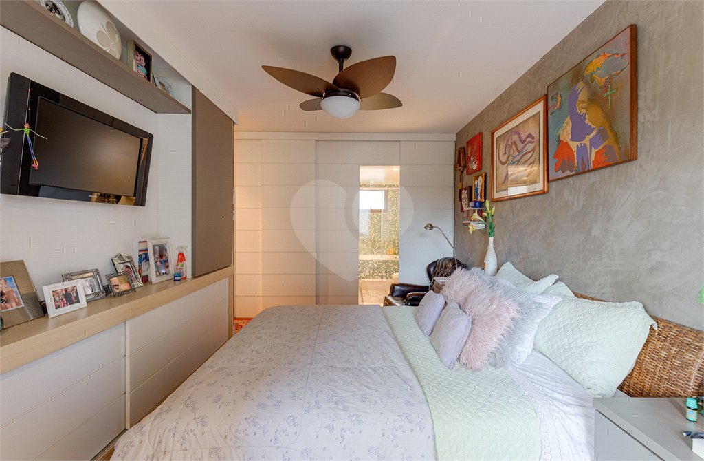 Apartamento à venda com 3 suítes em Campo Belo, São Paulo, SP