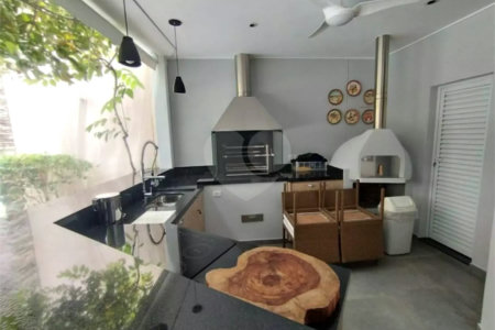 Casa à venda ou para alugar com 4 suítes no condomínio Solares Vila Europa, São Paulo - SP