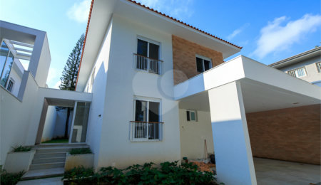 Casa à venda com 5 quartos, sendo 4 suítes,  em Jardim Marajoara, São Paulo, SP