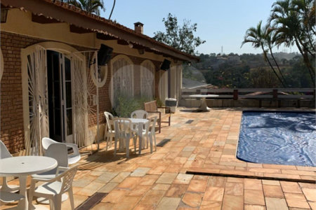 Chácara à venda com 4 quartos, sendo 1 suíte,  em Parque Residencial Atibaia, Atibaia, SP