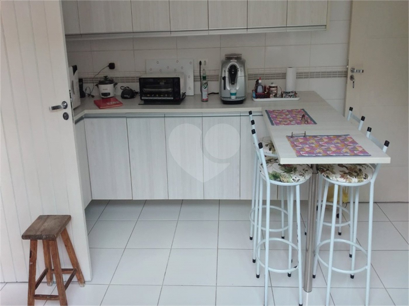 Casa à venda com 3 quartos, sendo 2 suítes, no condomínio Villa's Residencial, São Paulo - SP