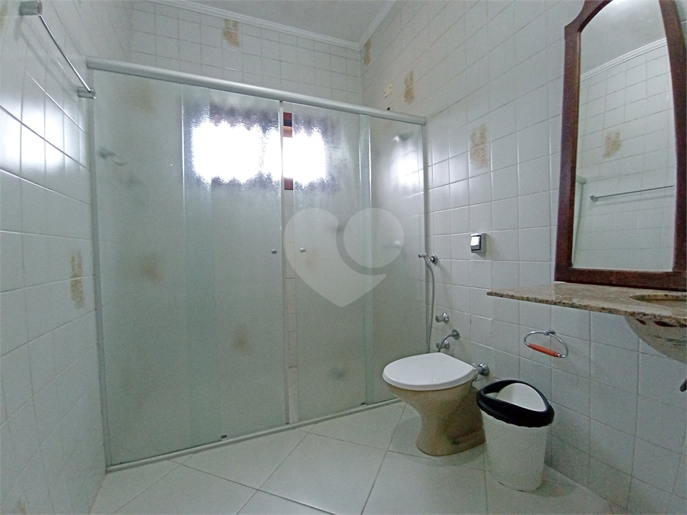 Casa à venda com 4 suítes no condomínio Estância Marambaia, Vinhedo - SP