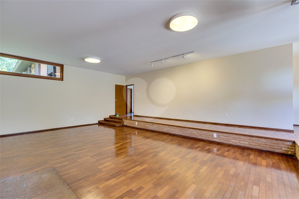 Casa Térrea à venda com 3 quartos, sendo 1 suíte, em Alto da Boa Vista, São Paulo, SP
