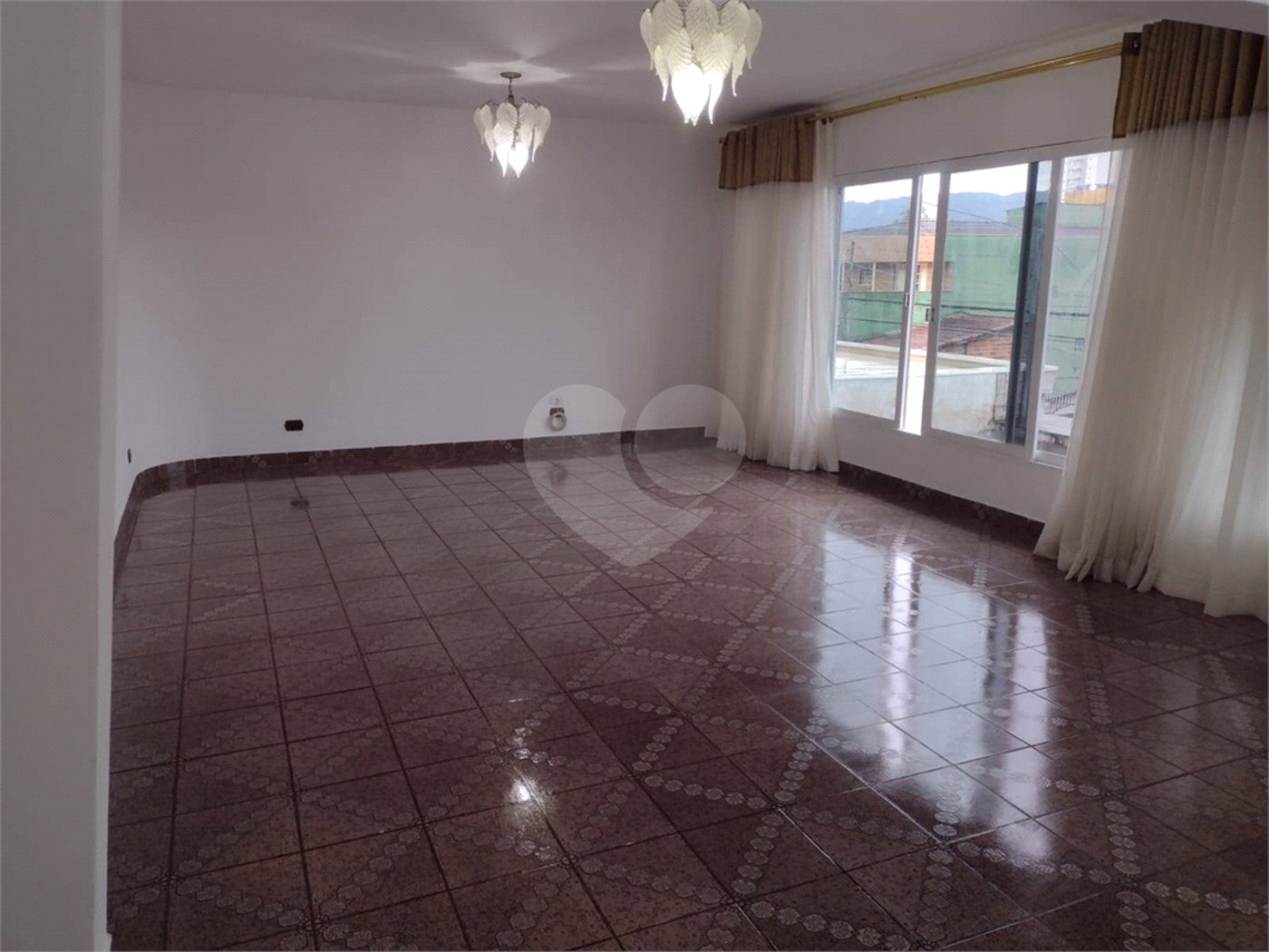 Casa à venda com 3 quartos, sendo 1 suíte, em Jardim São Pedro, Mogi das Cruzes, SP
