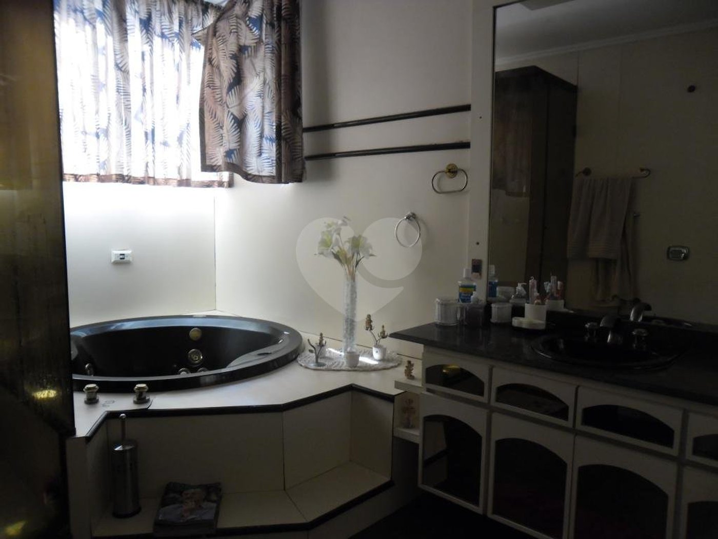 Sobrado à venda com 4 quartos, sendo 2 suítes, em Vila Mazzei, São Paulo, SP