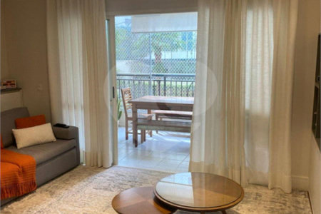 Apartamento à venda com 3 quartos, sendo 1 suíte, em Indianópolis, São Paulo, SP